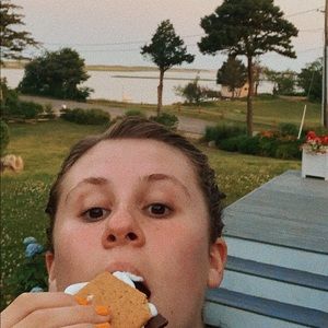 Meet your Posher, Amelia